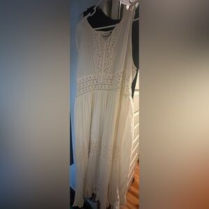 Cream Sleeveless Lace Dress